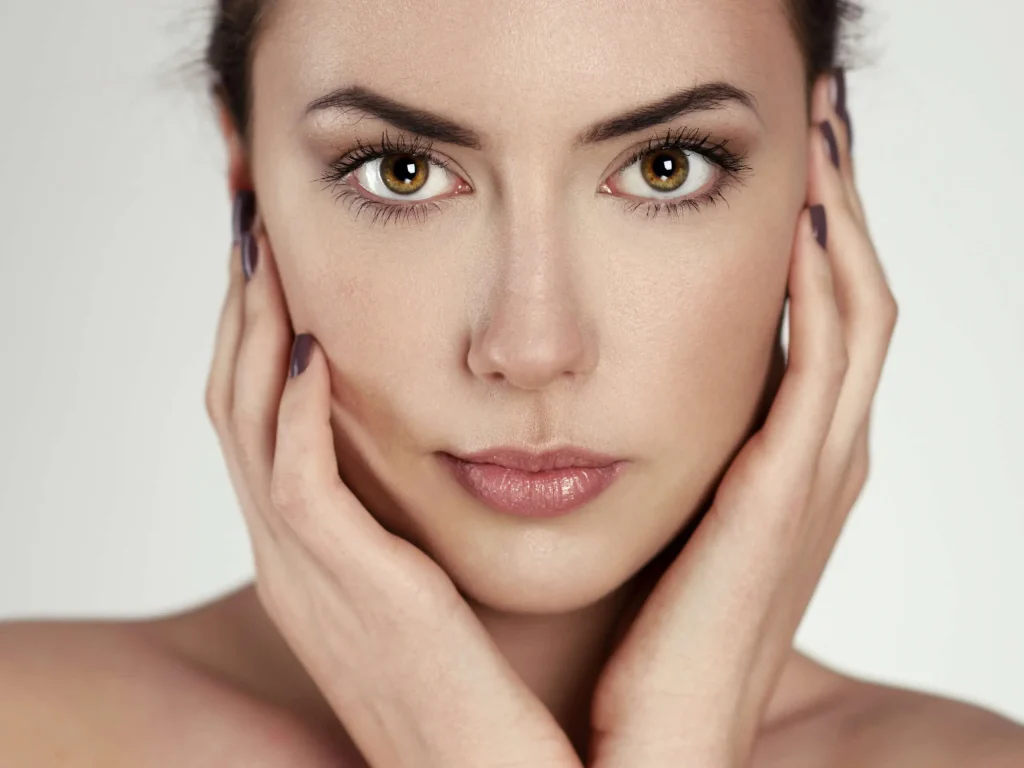 acido hialuronico labios y ojeras